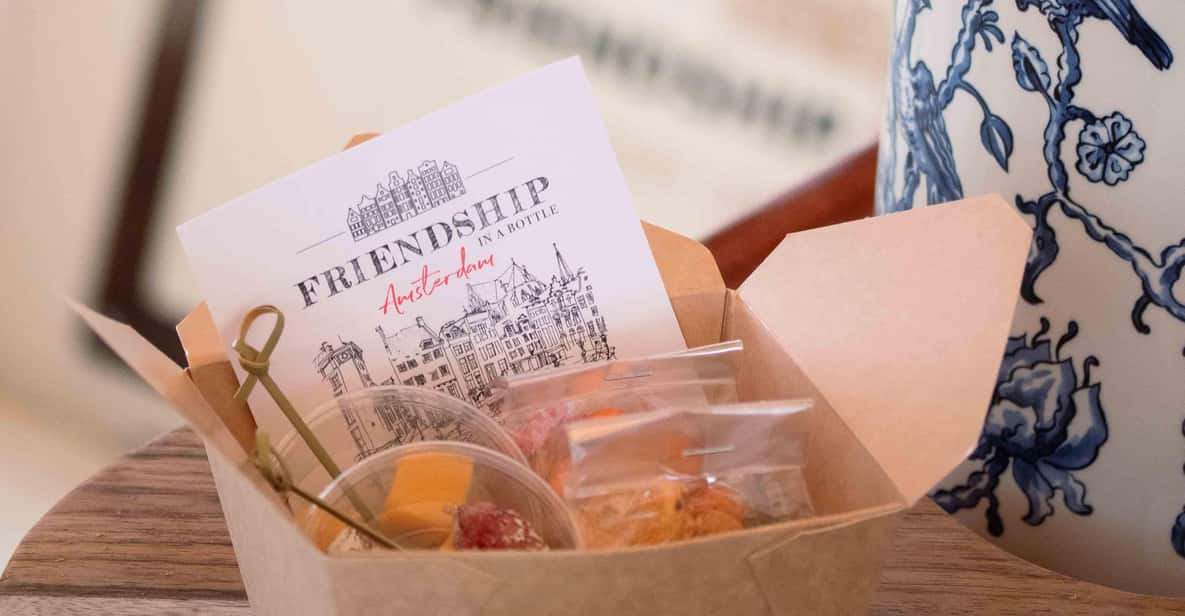 Afbeelding 8 van Amsterdam: luxe salon-boottocht met cocktails en wafels