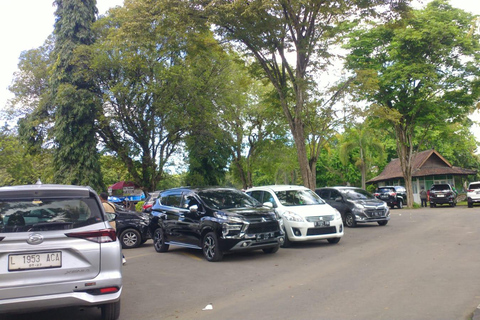 Yogyakarta : Affrètement d&#039;une voiture privée avec chauffeur professionnel