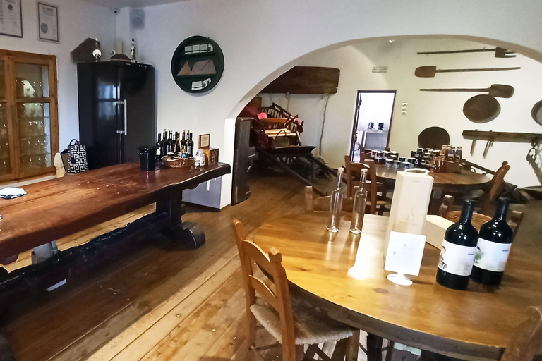 Odkryj smak Krety: wycieczka z przewodnikiem po winnicy i degustacjaOdkryj Smak Krety: Wycieczka z przewodnikiem po winiarni i degustacje