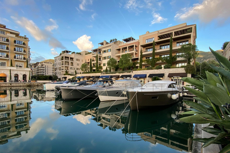 Kotor: Wycieczka elektrycznym samochodem po Zatoce Kotorskiej i TivacieKotor: Wycieczka samochodem elektrycznym po Zatoce Kotor i Tivat