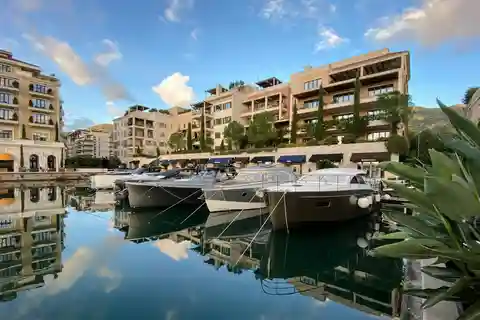 Kotor: Tour mit dem Elektroauto durch die Bucht von Kotor und Tivat