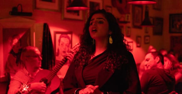 Lissabon: Alfama Tour und Live-Fado mit traditionellem Abendessen