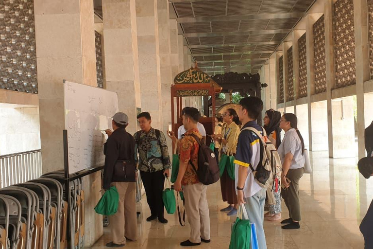 Jakarta City Tour by Tuk Tuk