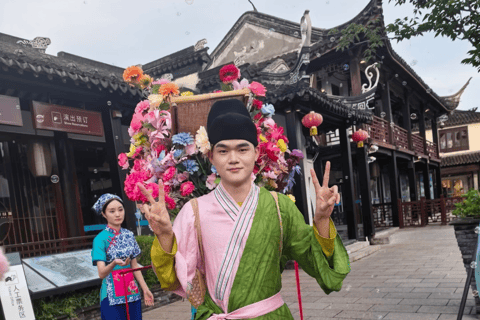 Shanghai Zhouzhuang Water Town Guided Tour with Free Time
