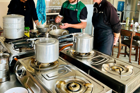 Katmandú: Clase de cocina nepalí con recogida en el hotel