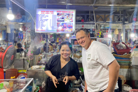 Hue: Night Street Food Tour by Cyclo with a Local Guide