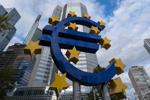 Frankfurt: Modern and Medieval walk with Local Guide