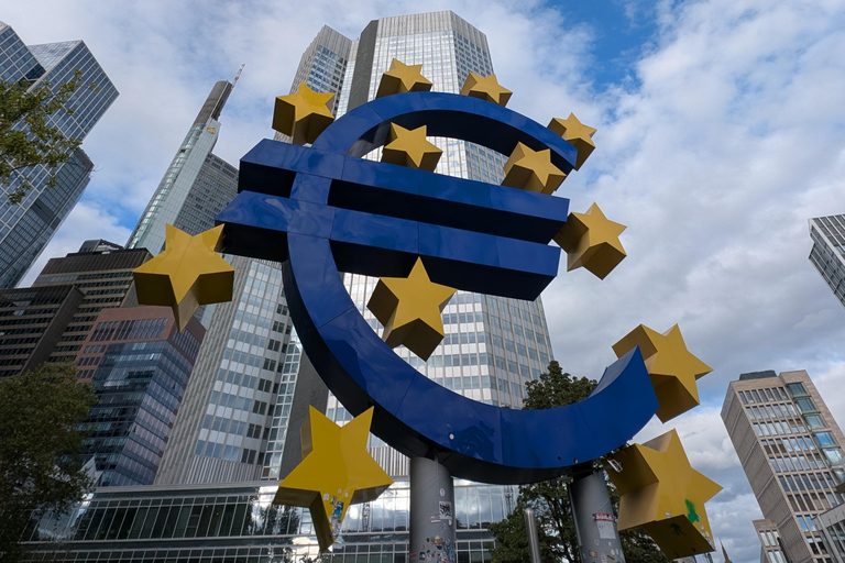 Frankfurt: Modern and Medieval walk with Local Guide