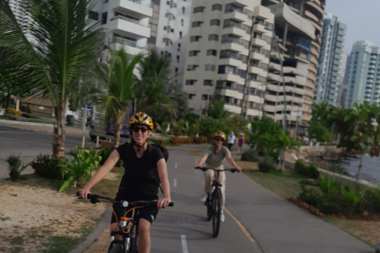 Carthagène : aventure à vélo et à la plage sur l'île de Tierra Bomba