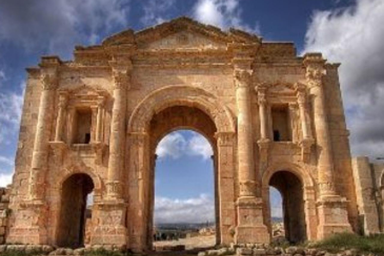 Explore o norte da Jordânia: de Amã a Jerash, Ajloun e Umm Qais