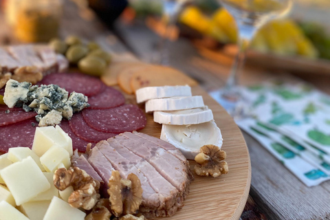 PicNic al tramonto poco affollato di Santorini