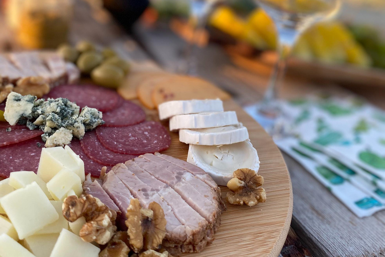 PicNic al tramonto poco affollato di Santorini