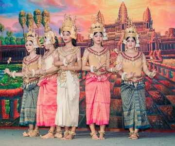 Siem Reap: Dinner and Traditional Show with Hotel Transfer