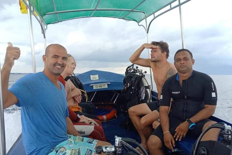 Bentota: Speed Boat Cruise with Premium Safety Equipment 1-Hour Speed Boat Ride