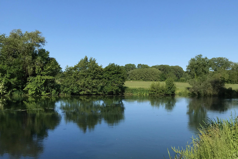 Guided bike tours of the Marais Poitevin, the premier marshland on the west coast. Guided bike tours in the Marais Poitevin, the 1st marsh on the west coast.