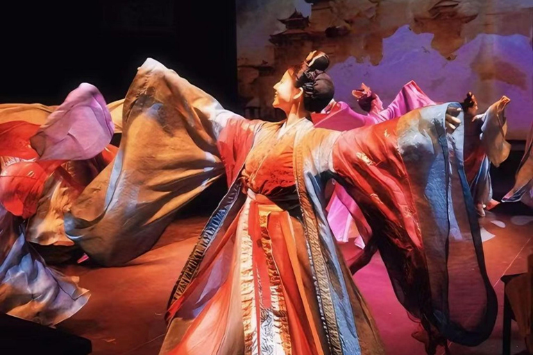 Kuala Lumpur: Xuyan Immersive Dining & Makeup experience Regular Dinner Banquet Seat+ Makeup & Styling