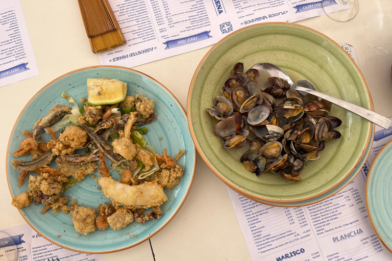 Seville: Secret Food Tour with Tapas and Drinks