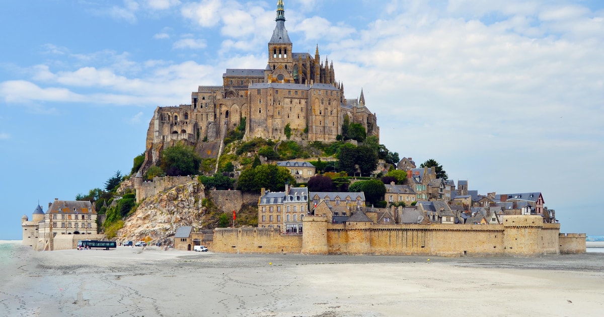 Mont Saint Michel : Full day private guided tour from Paris