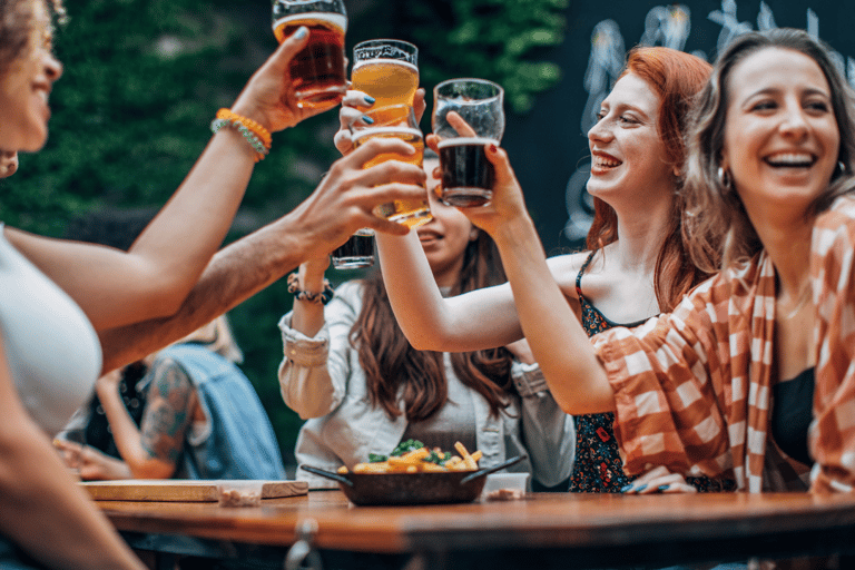 Bratislava: ultiem feestweekend van 2 nachten met hotelovernachting2 nachten in het Bratislava Bash Hostel, 60 minuten bierfietsen, kroegentocht