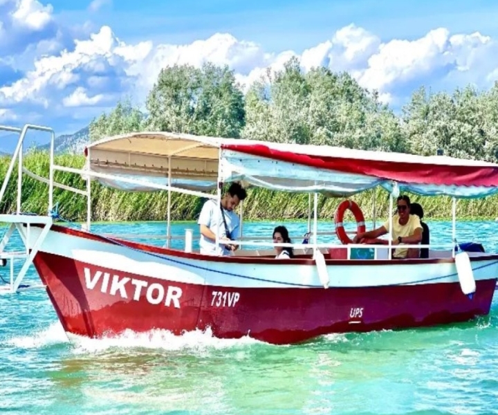 Crucero en barco por el lago Viktor - Skadar: Visita a Karuč