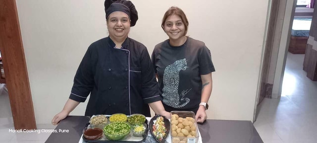 Pune: Authentic Indian Cooking Class with 3 dishes