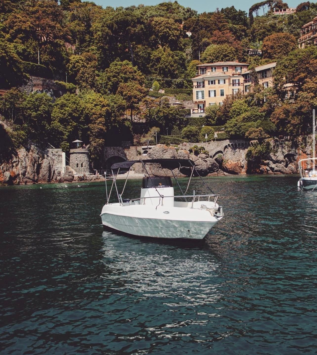 Rapallo: Bootsverleih zum Selberfahren (kein Führerausweis erforderlich)