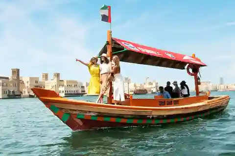 1 Hours Tridational Boat Ride(Abra) At Creek Canal,+Goldsouq