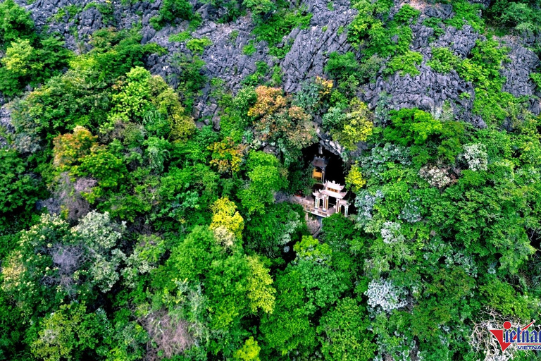 Hanoi: Trang An UNESCO, Mua Cave, Hoa Lu or Dich Long Pagoda GROUP: Hoa Lu, Trang An UNESCO BOAT, Mua Cave, Buffet, Cycle