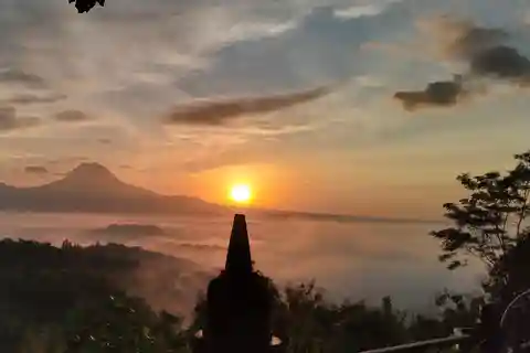 Yogyakarta : Sunrise Borobudur + Prambanan Temple