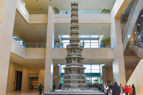 Seoul: National Museum & War Memorial Korea Small Group Tour English Guide