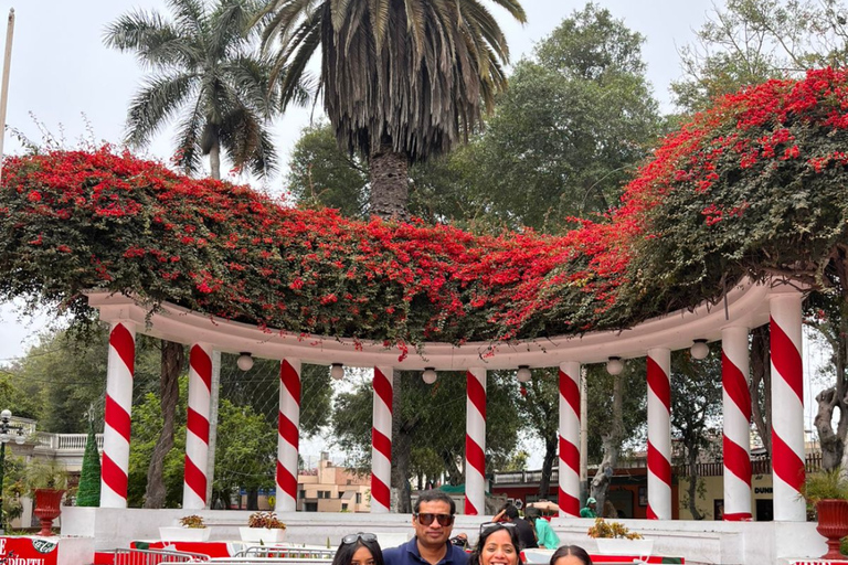 Lima: Private Tour of Barranco, La Herradura, and the Pachacámac Sanctuary