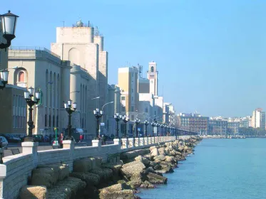 Von Lecce aus: Bari private Tagestour