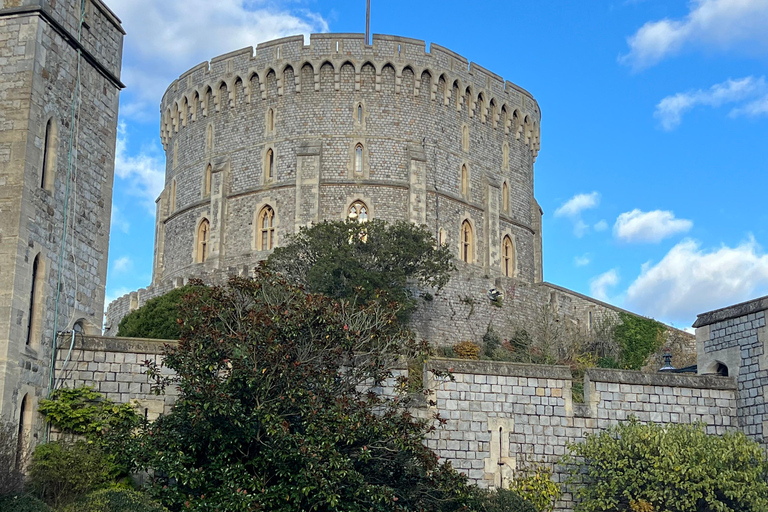 Stonehenge and Windsor Castle Private Car Tour from London