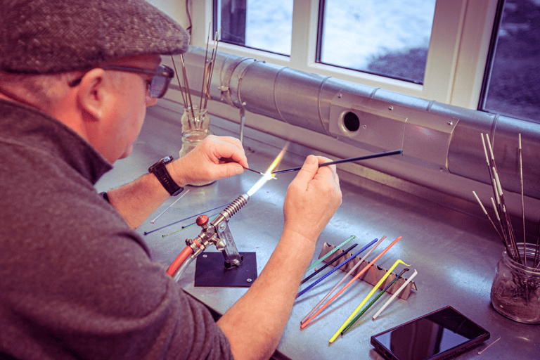 Kabelvåg: Laboratorio di gioielli in vetroKabelvåg: Laboratorio di gioielli in vetro - 1 ora