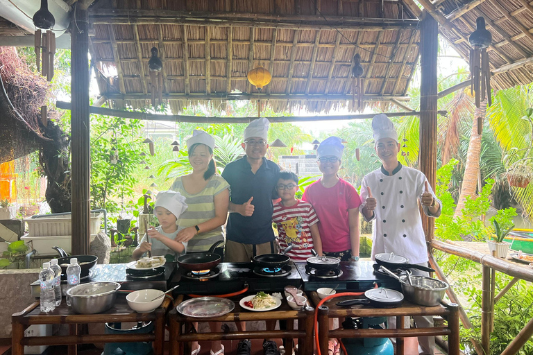 Authentic Hoi An: Market , Basket Boat Ride &amp; Cooking Class