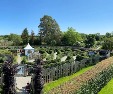 Wicklow: Greenan Farm, Musea & Doolhof met dieren voeren