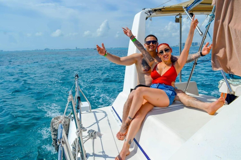 Cancun: Isla Mujeres Premium Catamaran Half-Day Tour