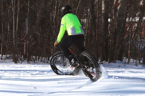 Recorrido en Fatbike por la ciudad de Québec en inviernoTour de fatbike hivernal à Québec