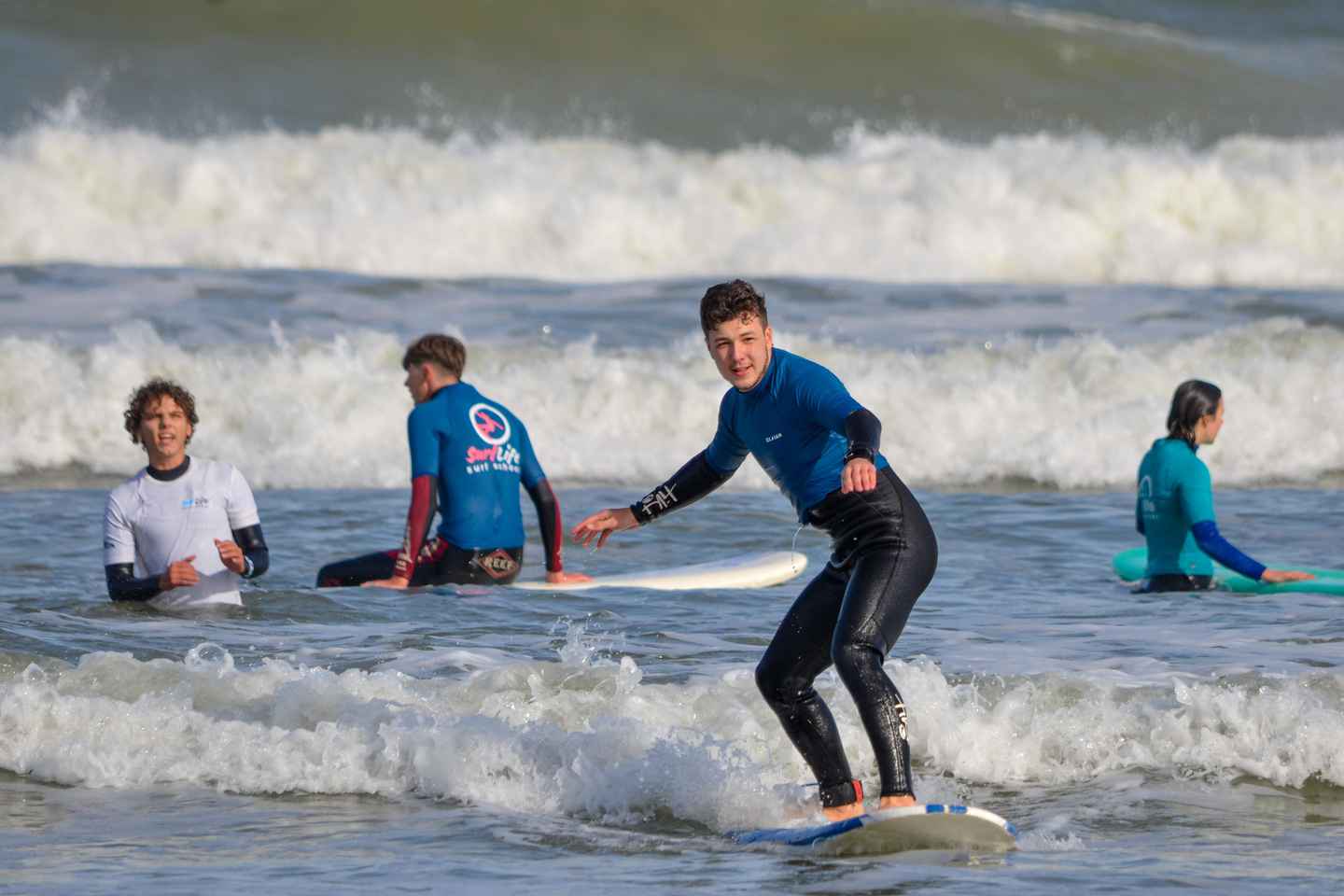 Cape Town:Learn to surf with the best view of Table Mountain - Cape Town:Learn to surf with the best view of Table Mountain