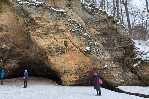 From Riga: Turaida & Sigulda Day Trip with Guide
