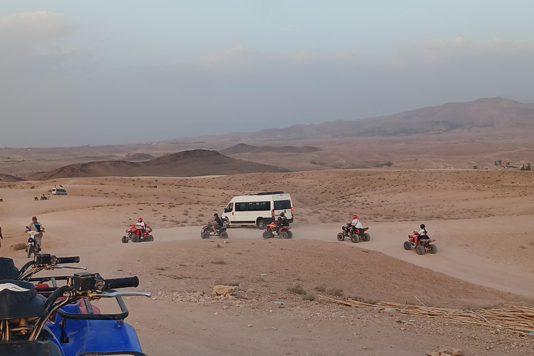 Agafay Magic : Dîner, balade à dos de chameau et randonnée en quad