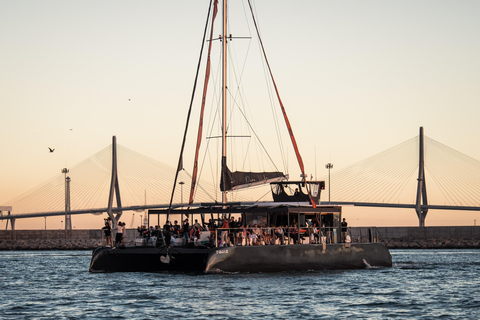 TAPECA | Cádiz by Land and Sea: Morning Walking Tour and Afternoon Catamaran Ride TAPECA | Cádiz by Land and Sea: Morning Walk and Afternoon Catamaran Tour