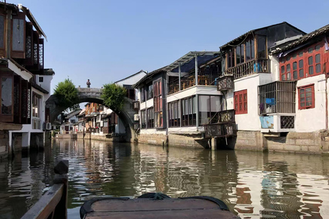 Excursión a la aldea acuática de Zhujiajiao: explora la «Venecia» de China.Plan completo de 7 horas (góndola, jardín, almuerzo, templo y cafetería)