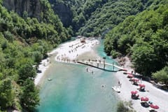 Ab Tirana/Durrës: Abenteuer auf dem Shala-Fluss und Tour zum Komani-See