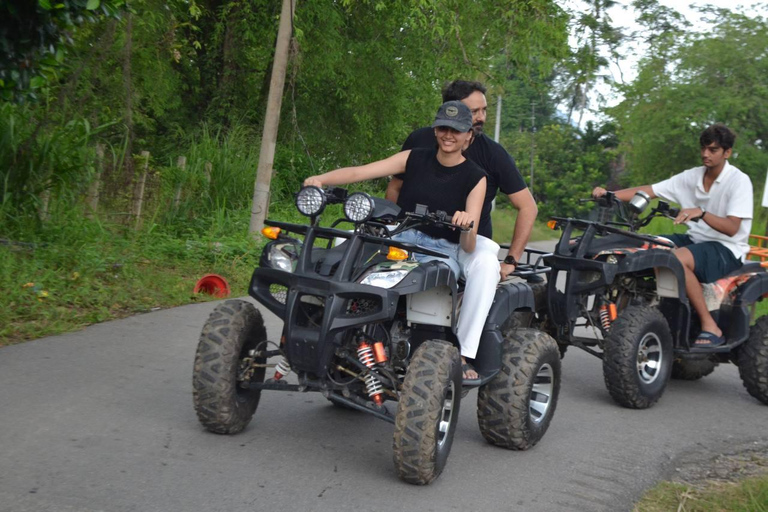 Pakiet przygód na quadach – 1 godzina zabawy na LangkawiPakiet przygód ATV – godzina jazdy dla zabawy w Langkawi