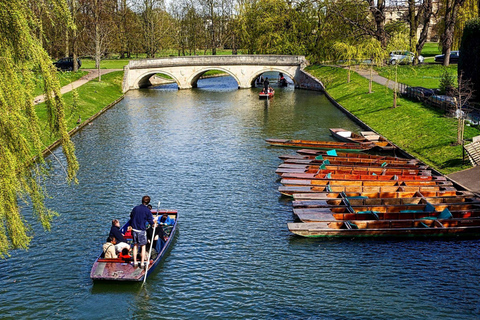 Au départ de Londres : Visite des universités d&#039;Oxford et de CambridgeVisite incluant l&#039;entrée au Christ Church College