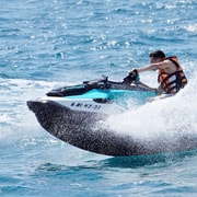 Barcelona: Leih dir einen Jetski und rase durch den Ozean