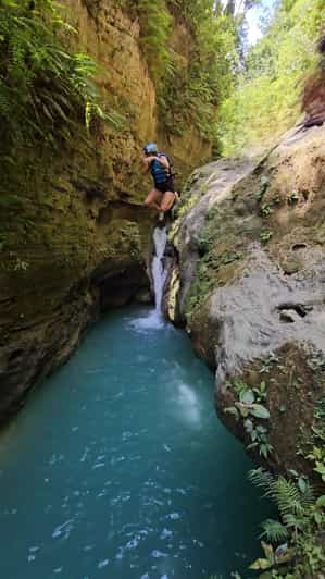 Prise en charge à Cebu : Cours complet de canyonning Kawasan avec déjeuner