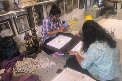 Udaipur: Lakeview Painting Workshop with Refreshments