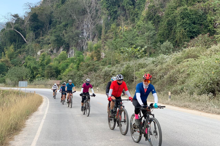 Luang Prabang: Half-Day Cycling & Pottery Experience